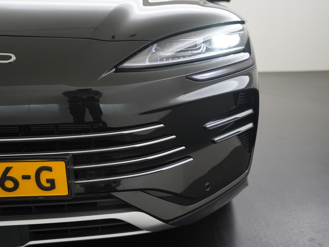 BYD SEAL U