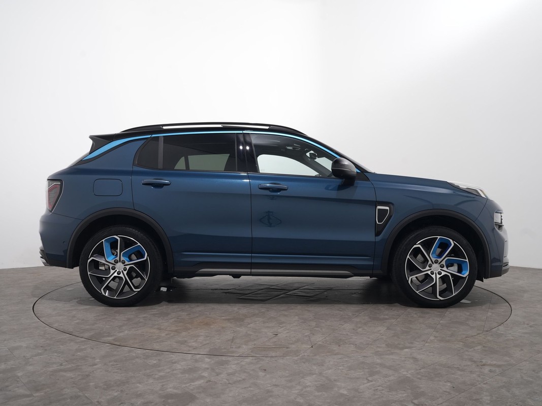Lynk & Co 01