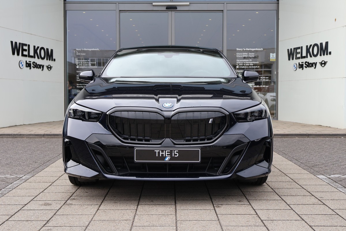 BMW i5