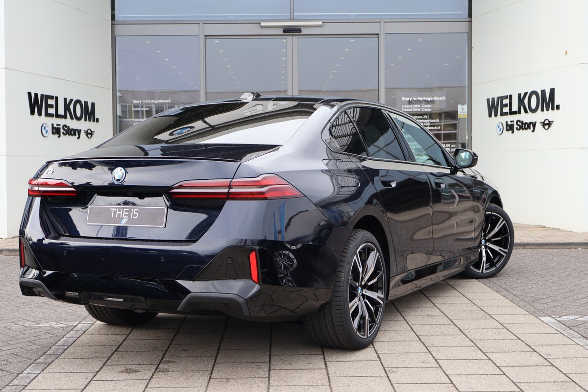 BMW i5
