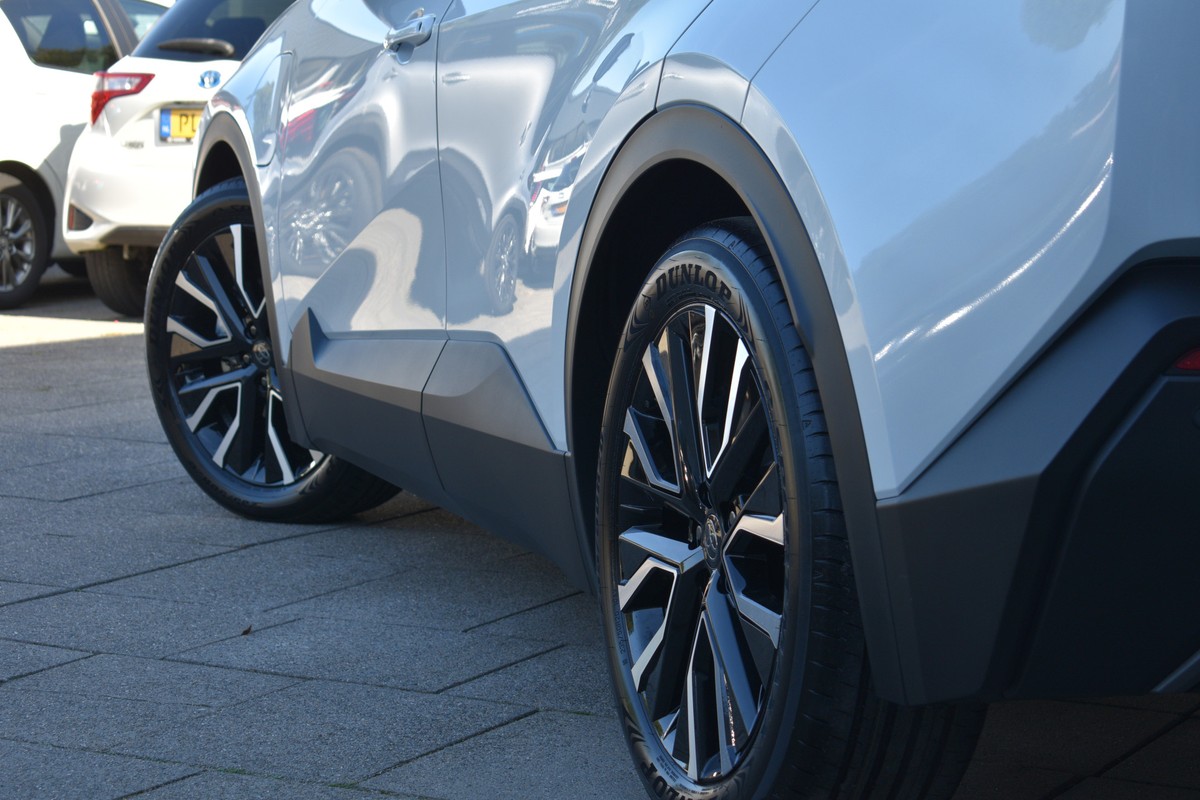 Toyota C-HR+