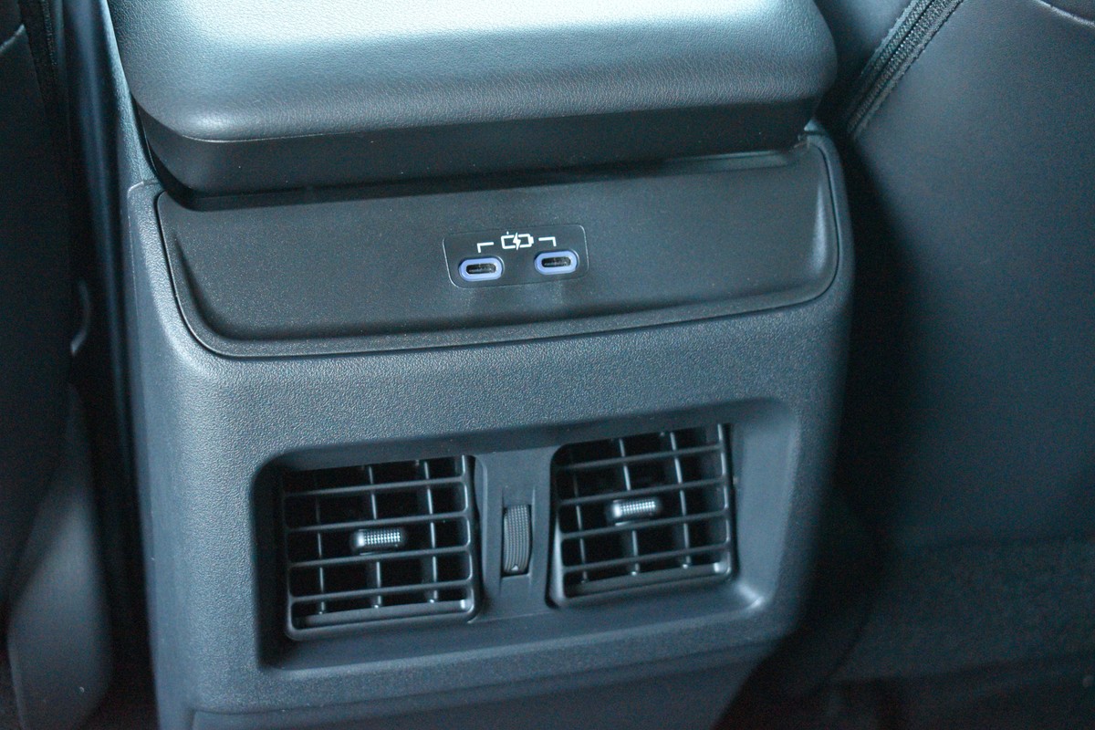 Toyota C-HR+