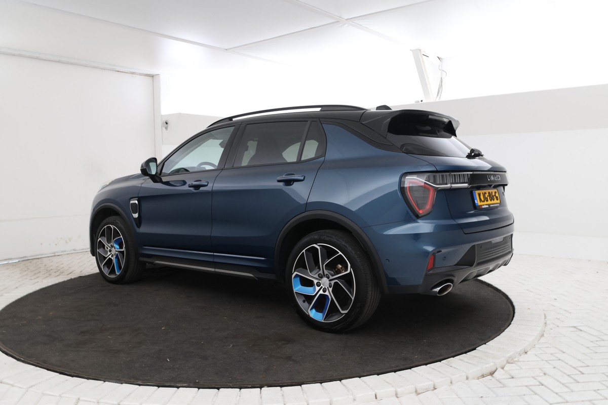 Lynk & Co 01
