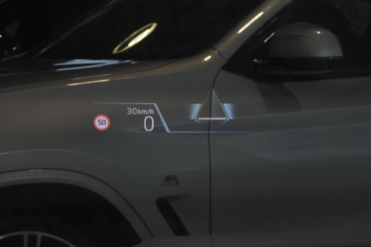 BMW iX1
