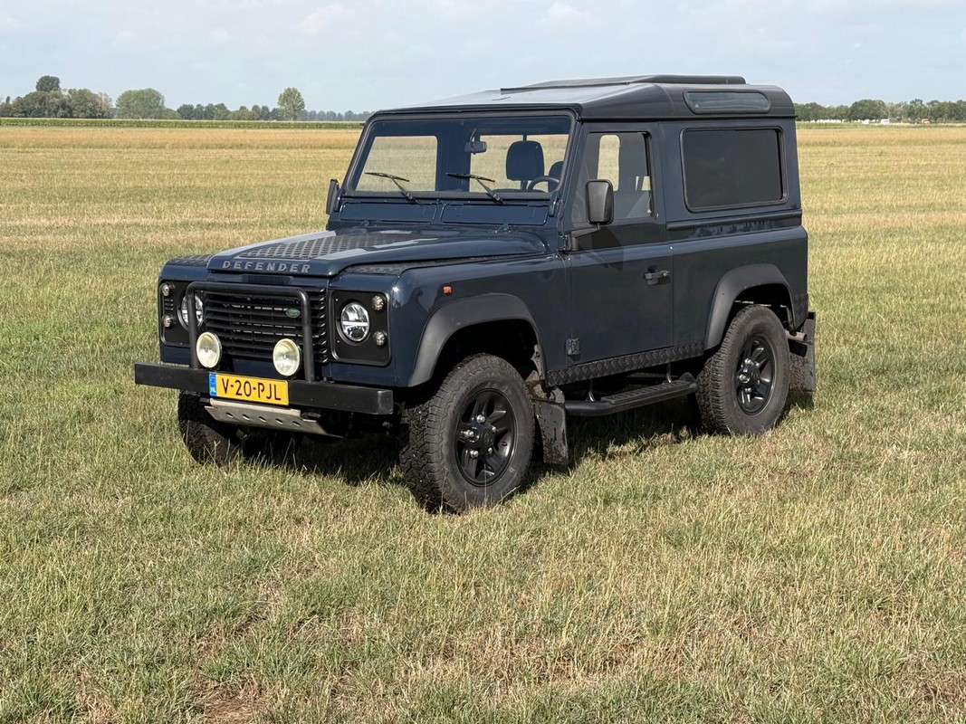 Land Rover Defender