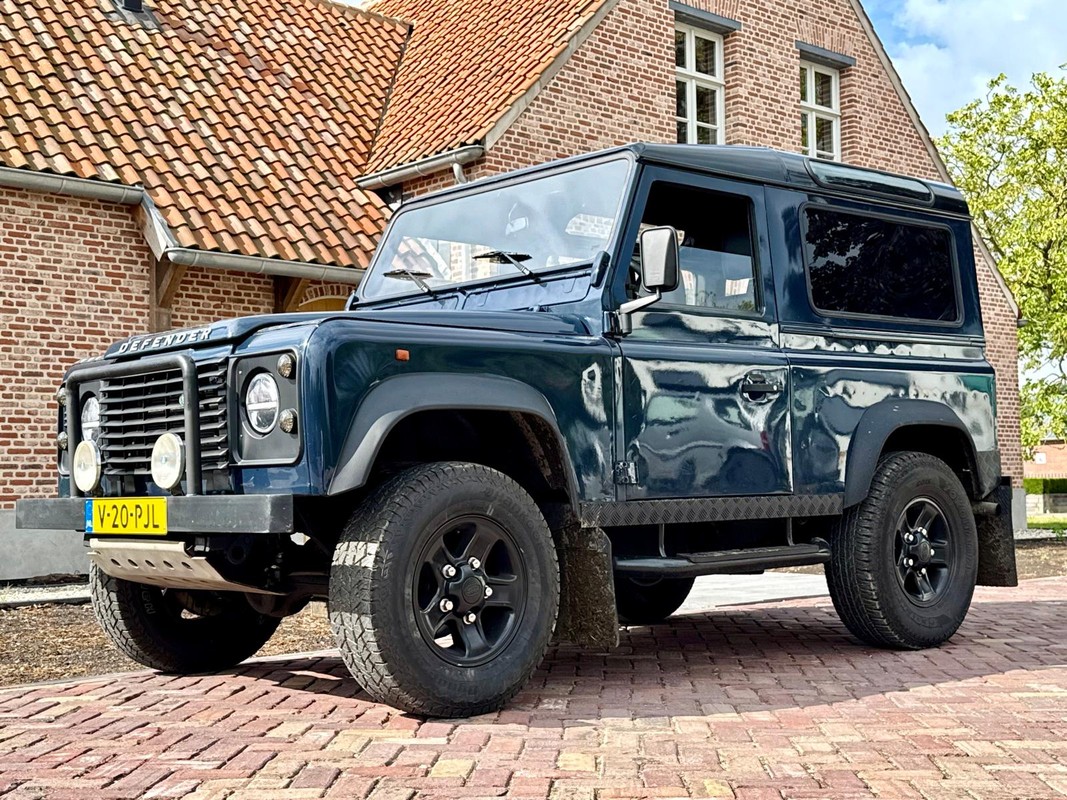Land Rover Defender