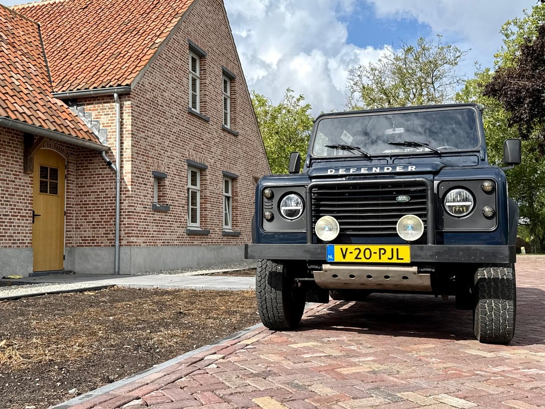 Land Rover Defender