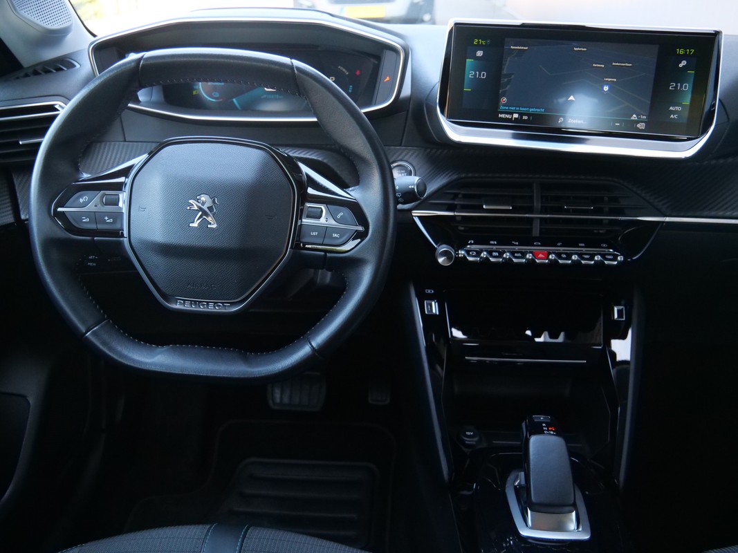 Peugeot e-208