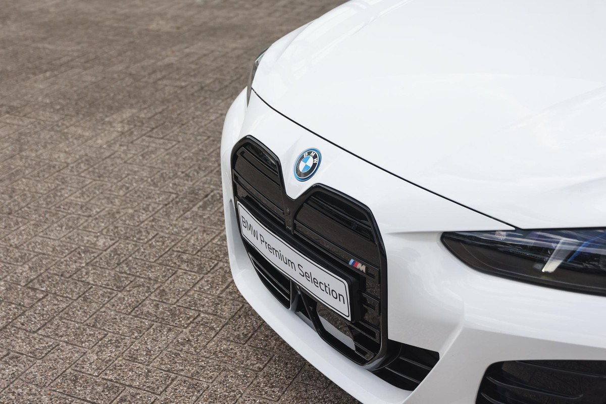 BMW i4