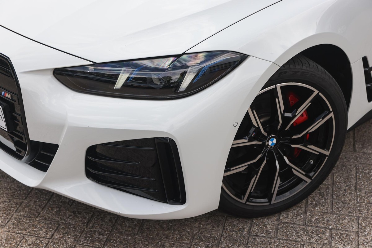 BMW i4