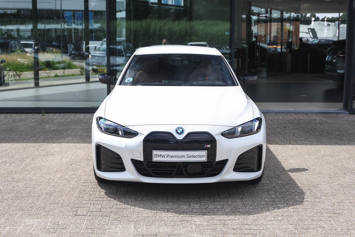 BMW i4