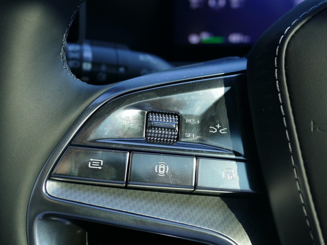 BYD SEALION