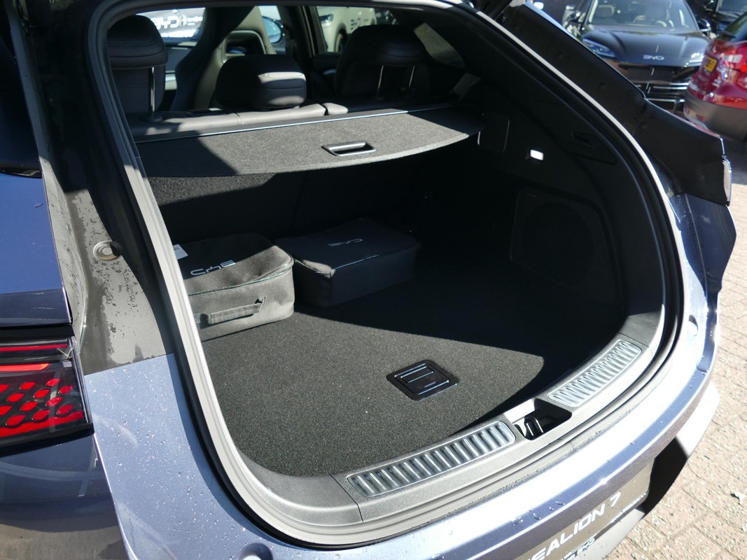 BYD SEALION
