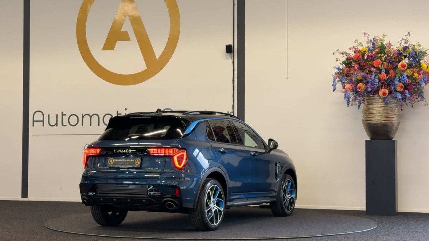 Lynk & Co 01