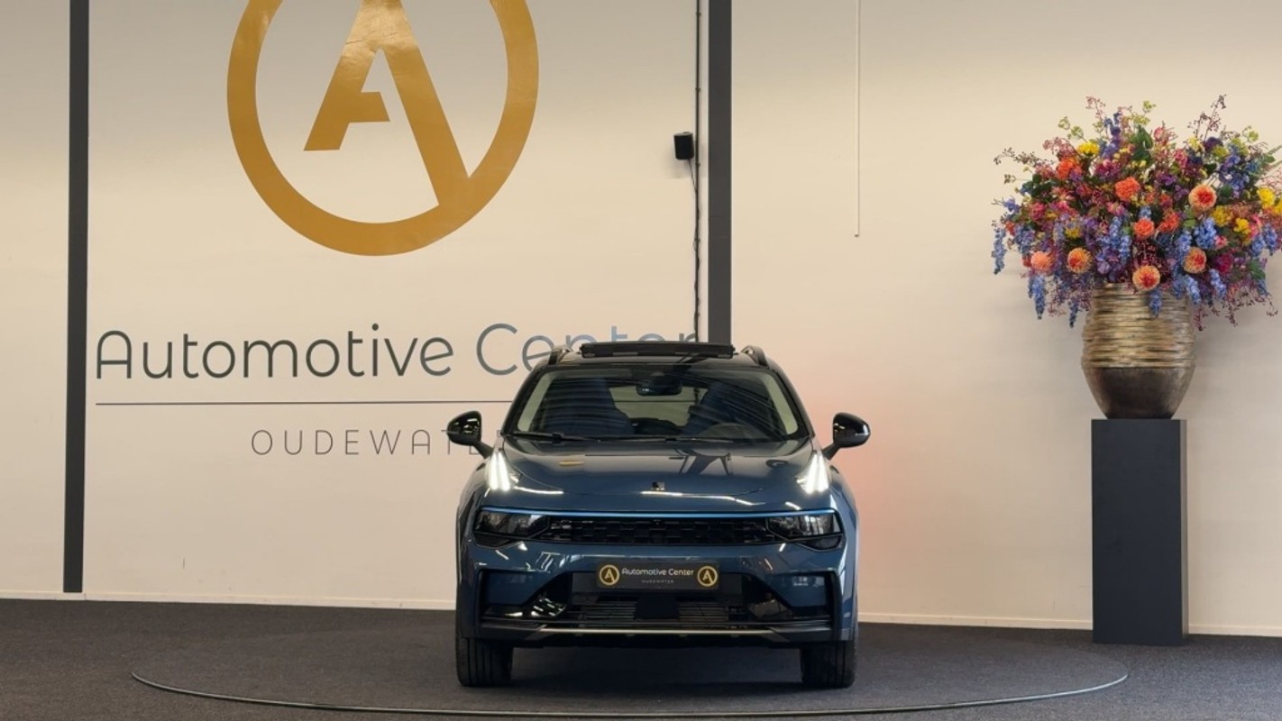 Lynk & Co 01