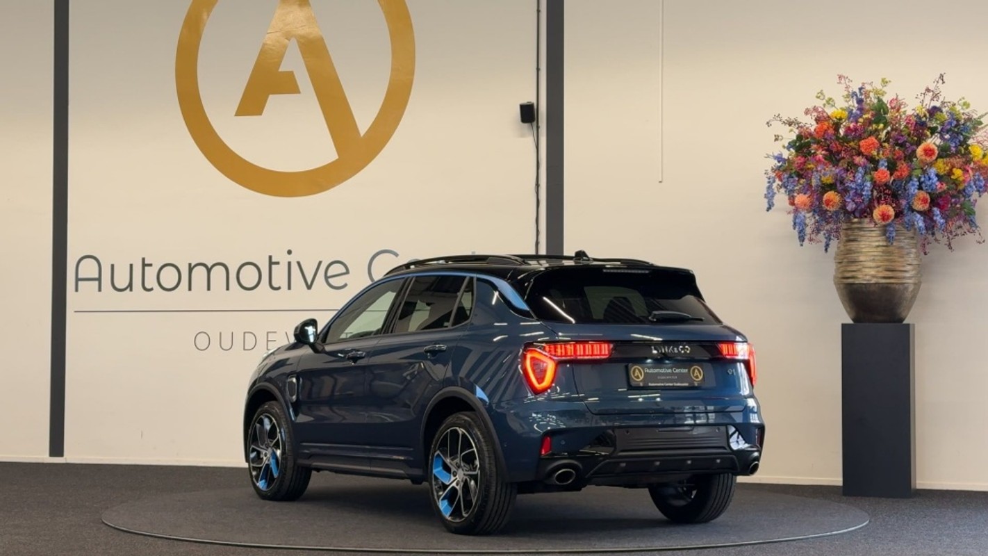 Lynk & Co 01