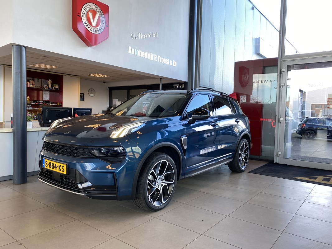 Lynk & Co 01