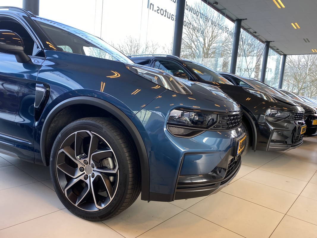 Lynk & Co 01