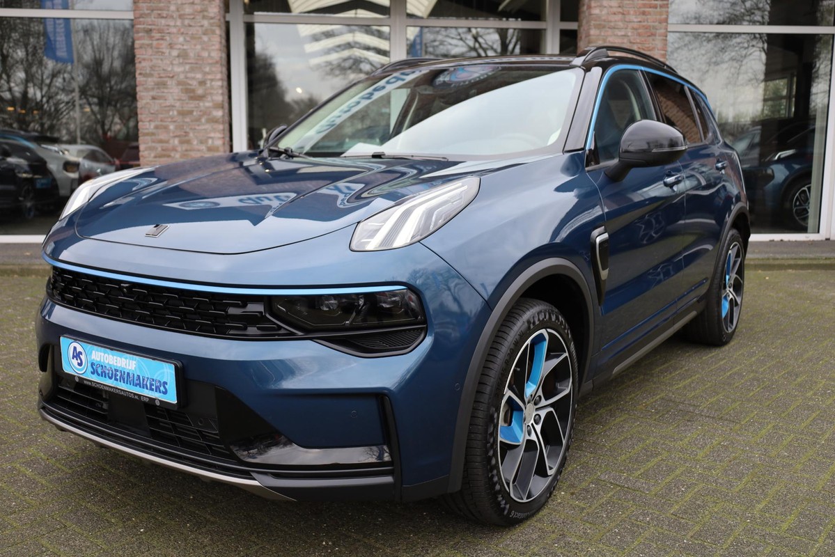 Lynk & Co 01