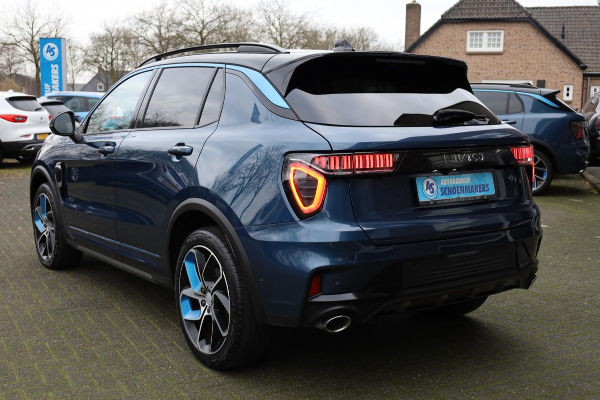 Lynk & Co 01
