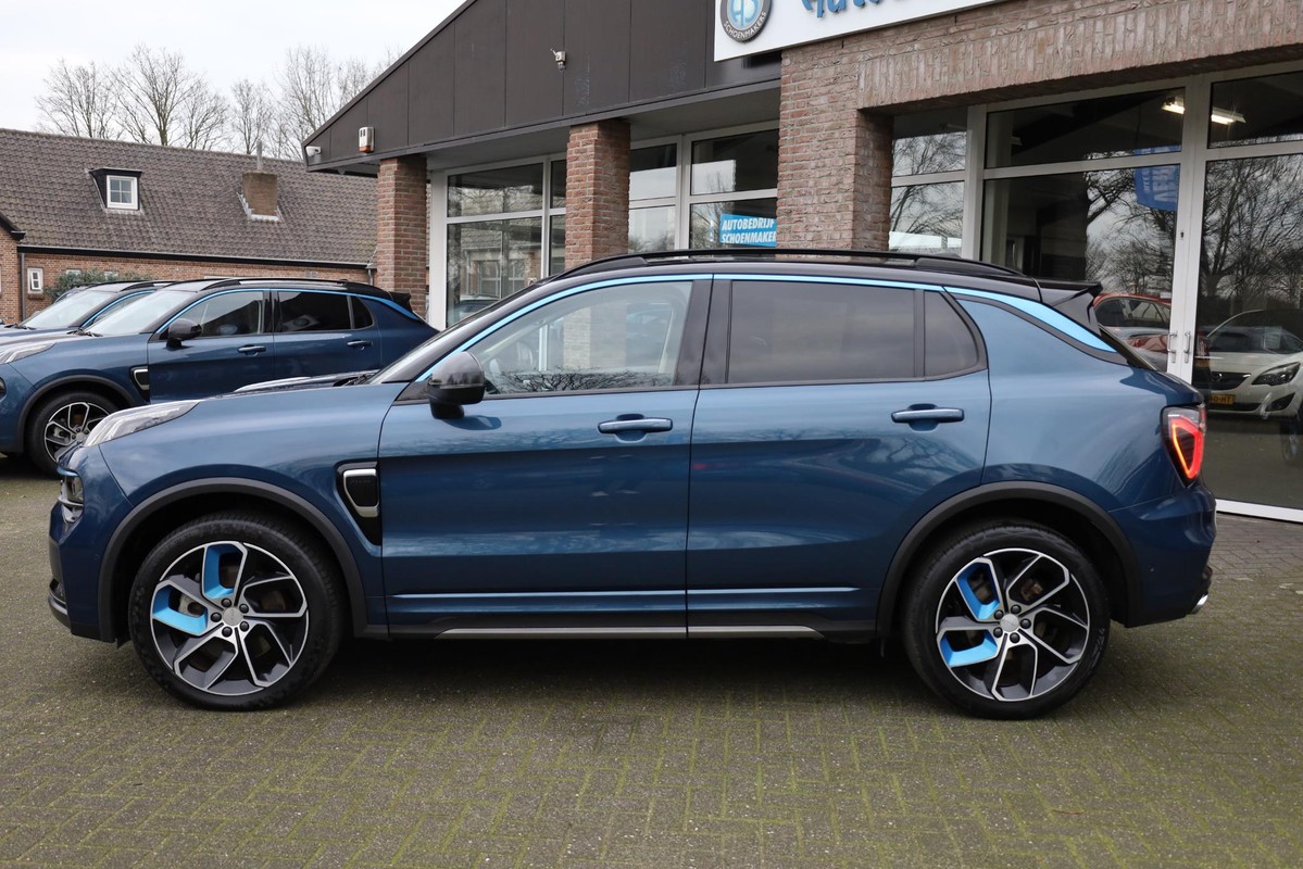 Lynk & Co 01