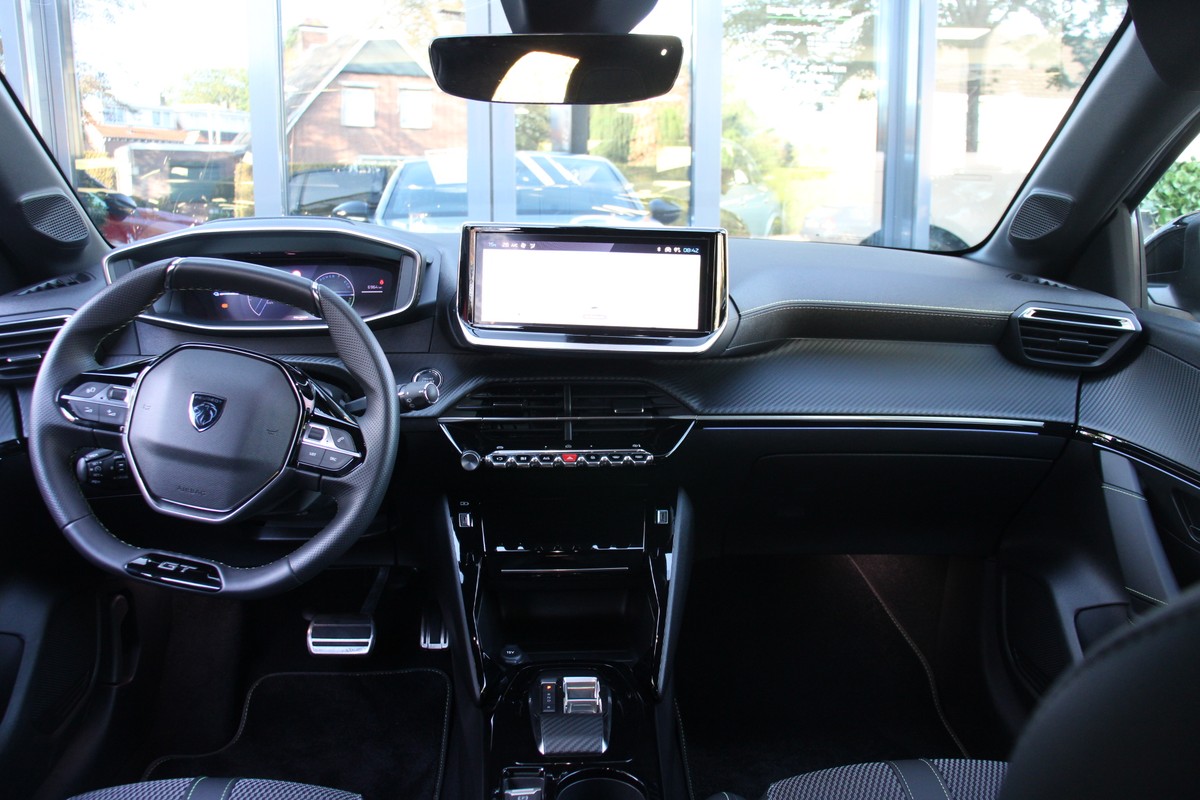 Peugeot e-208