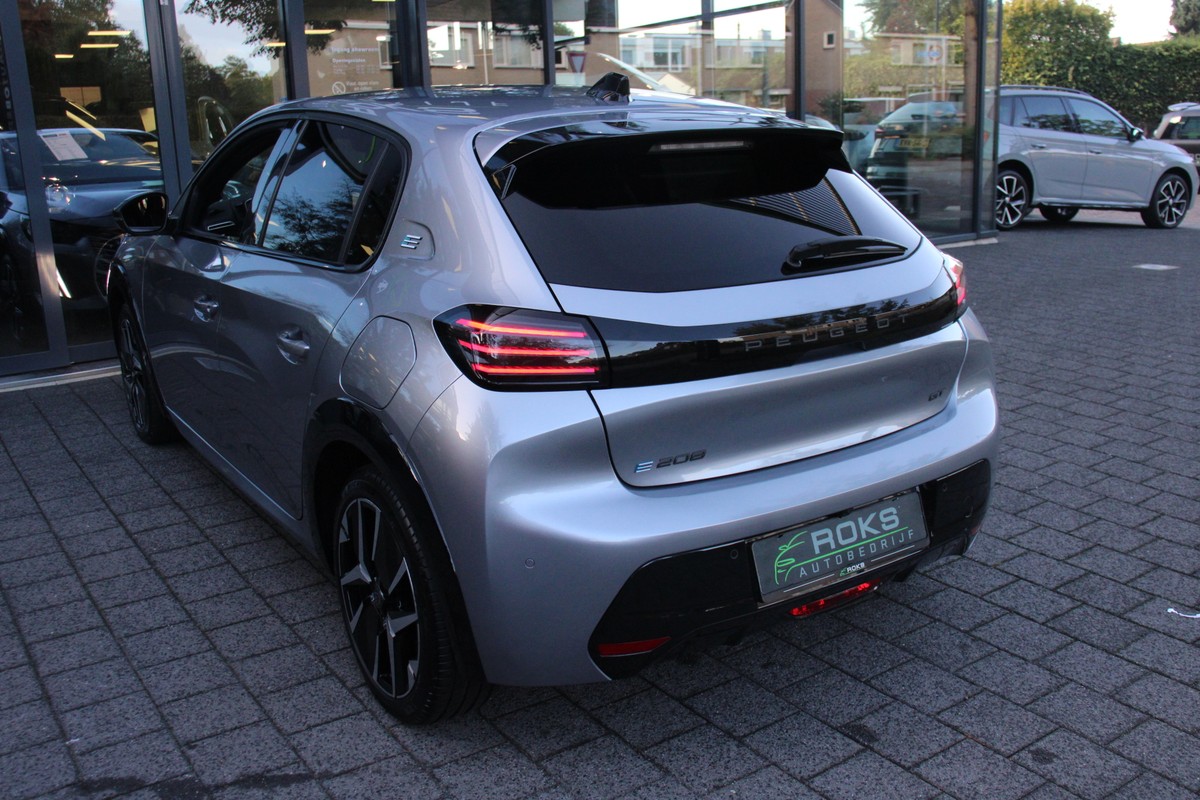 Peugeot e-208