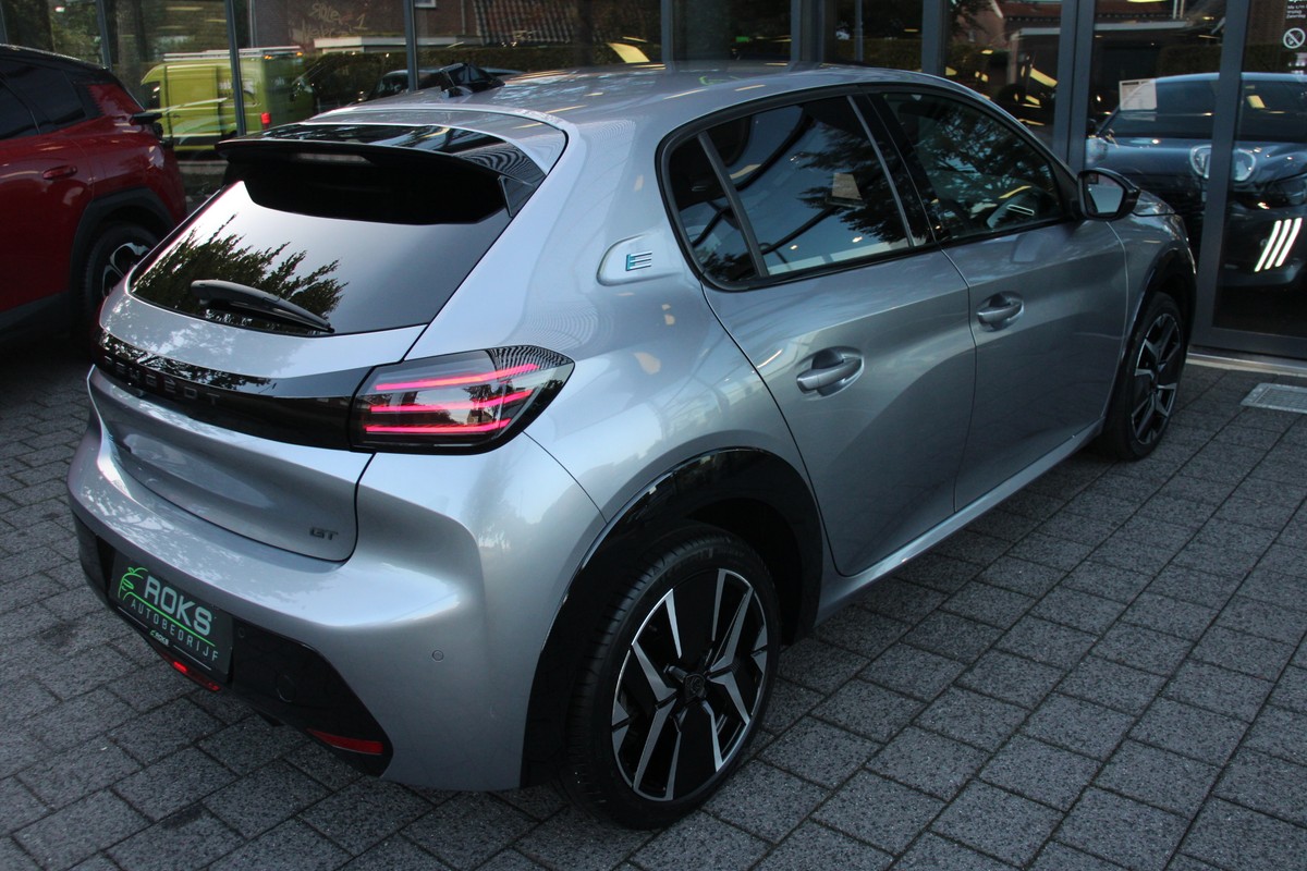 Peugeot e-208