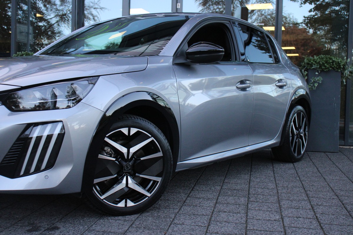 Peugeot e-208