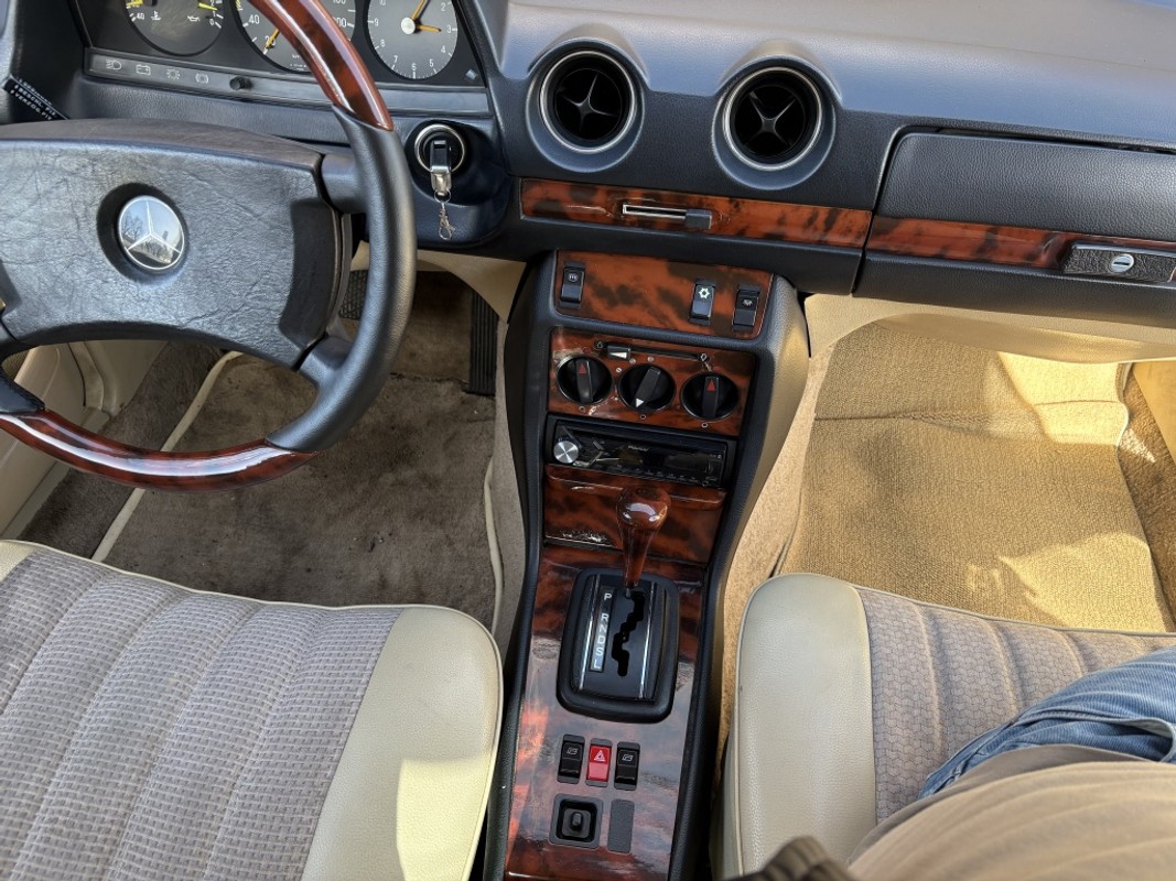 Mercedes-Benz 