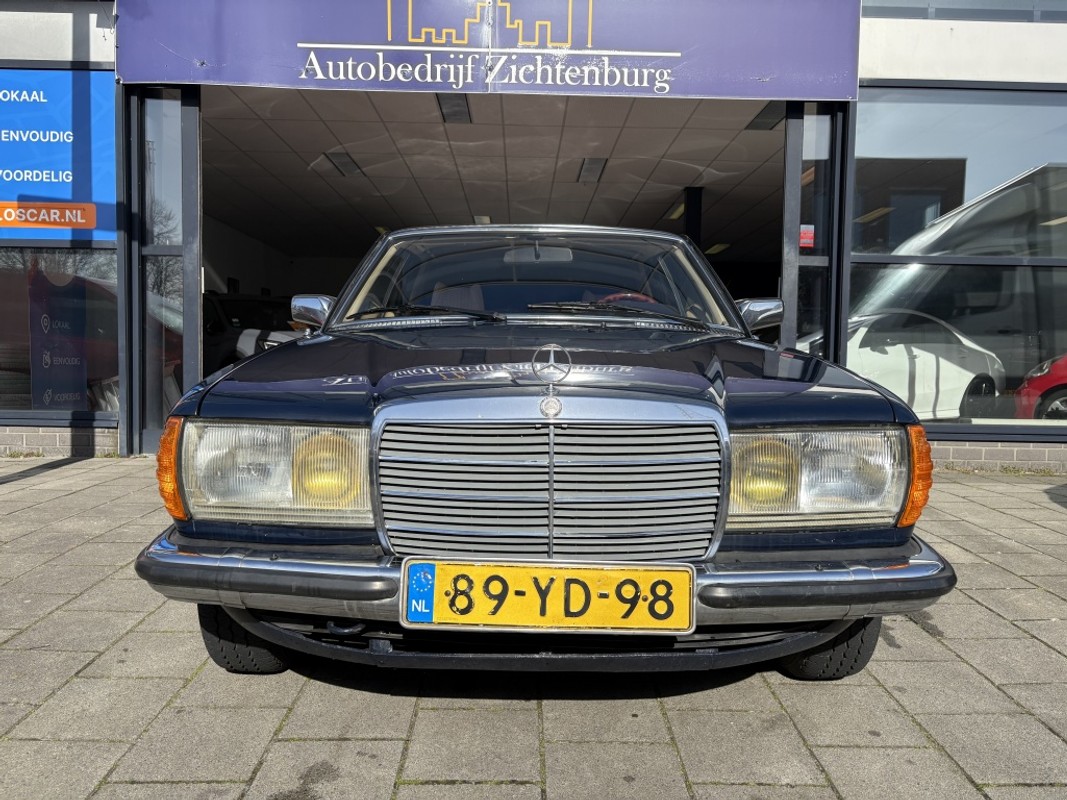 Mercedes-Benz 