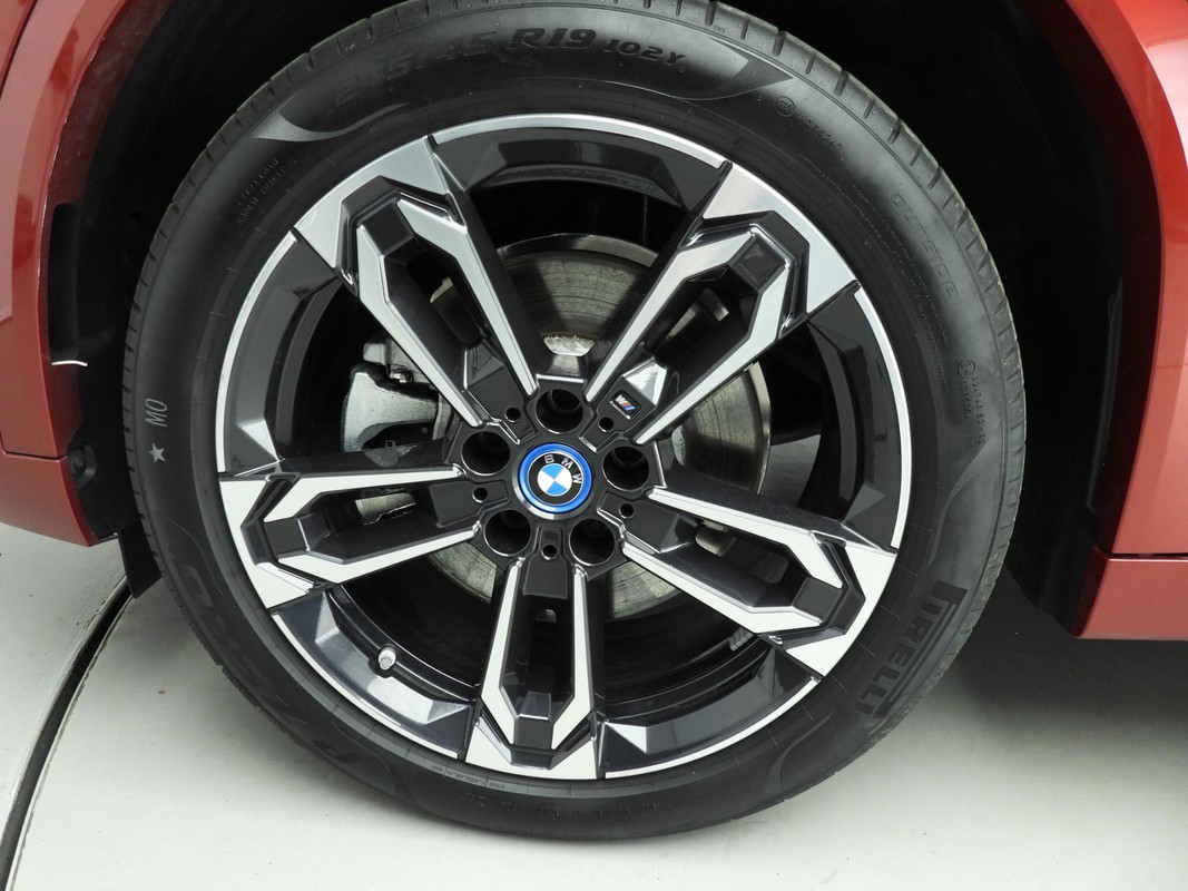 BMW iX2