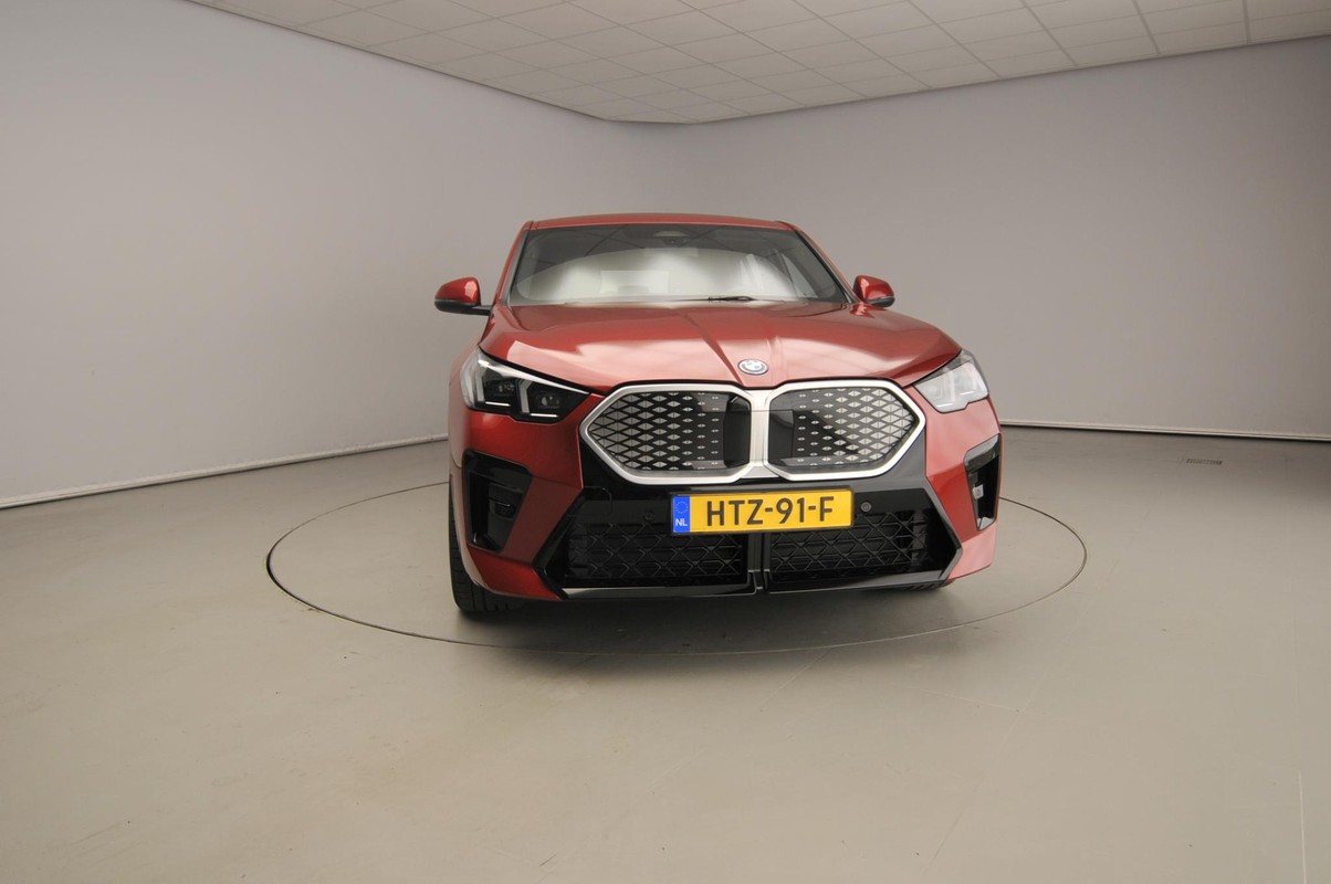 BMW iX2