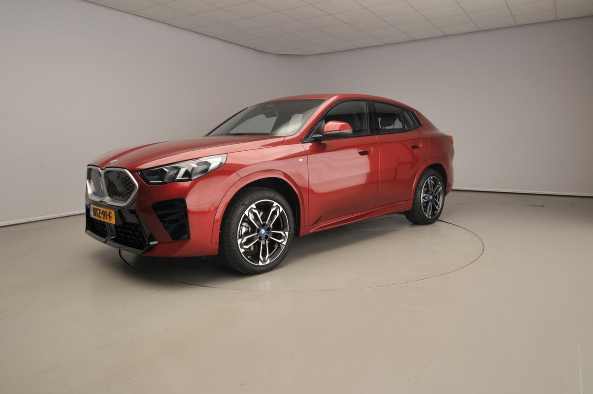 BMW iX2