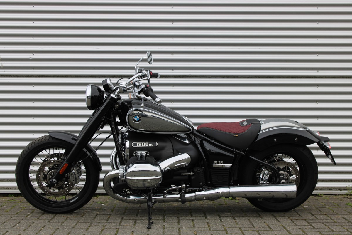 BMW R 18