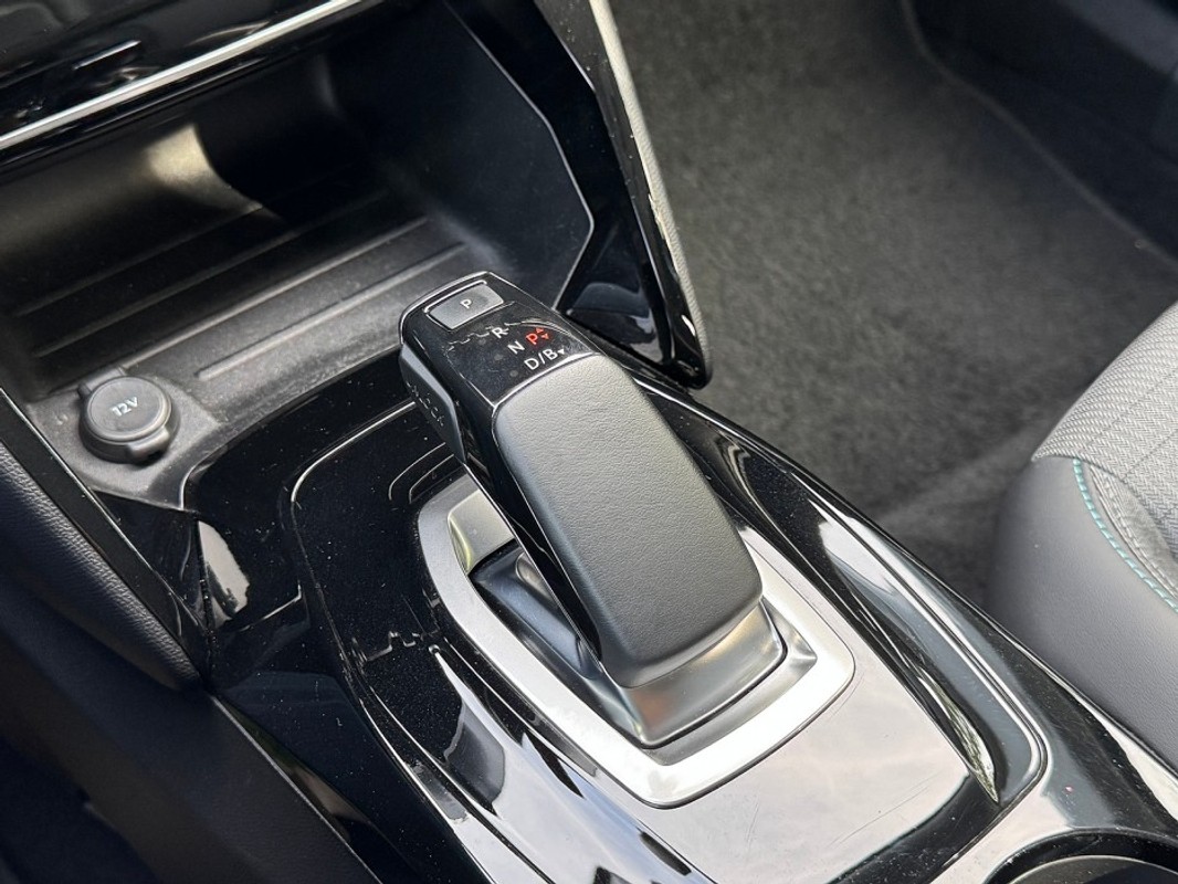Peugeot e-2008