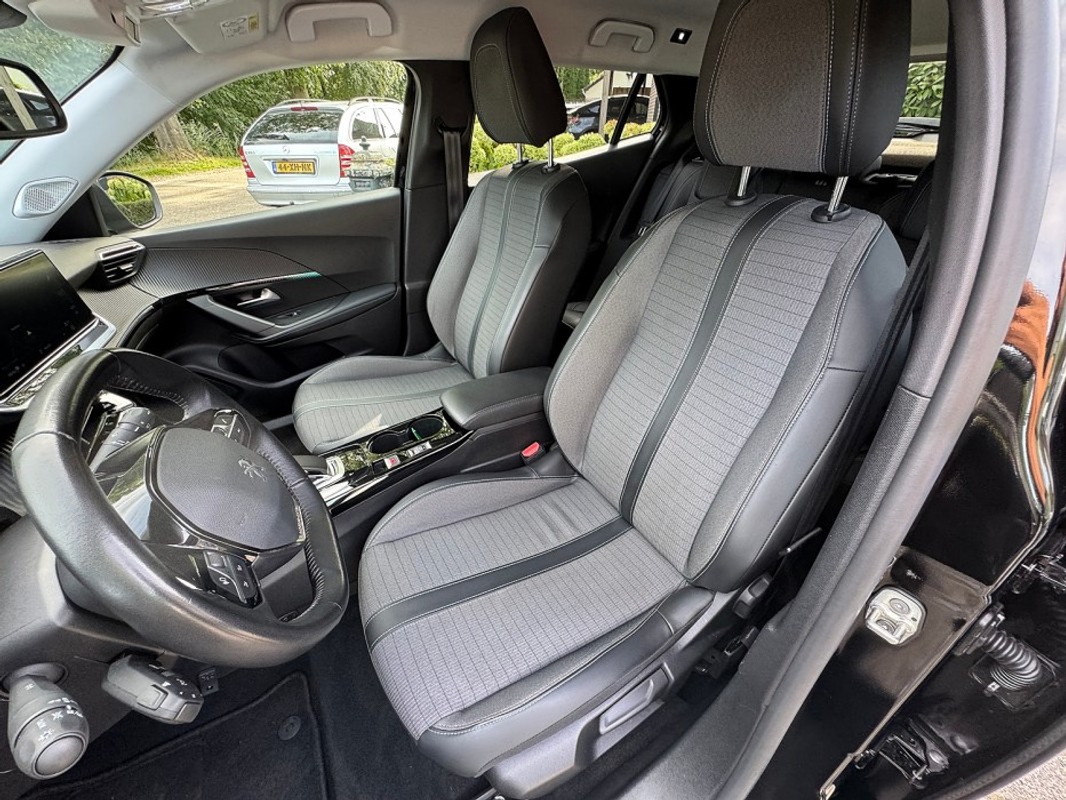 Peugeot e-2008