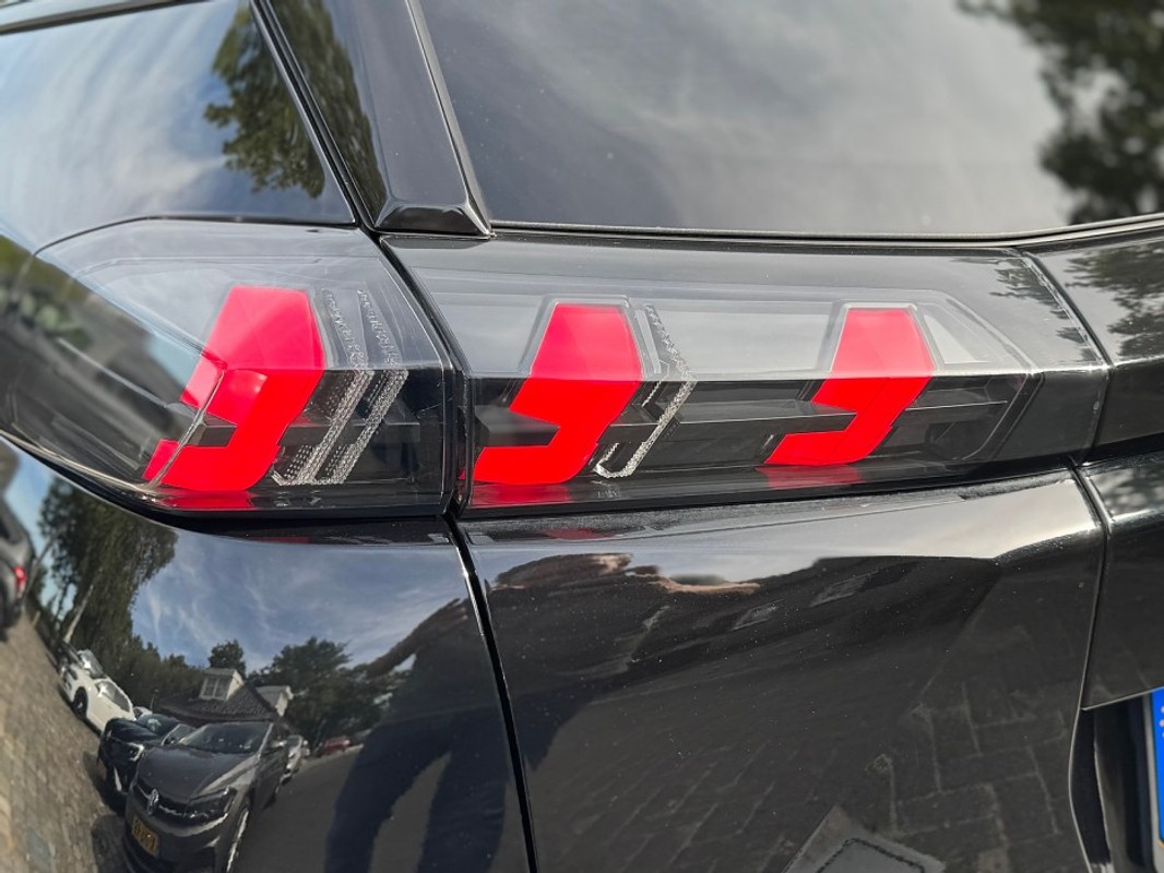 Peugeot e-2008