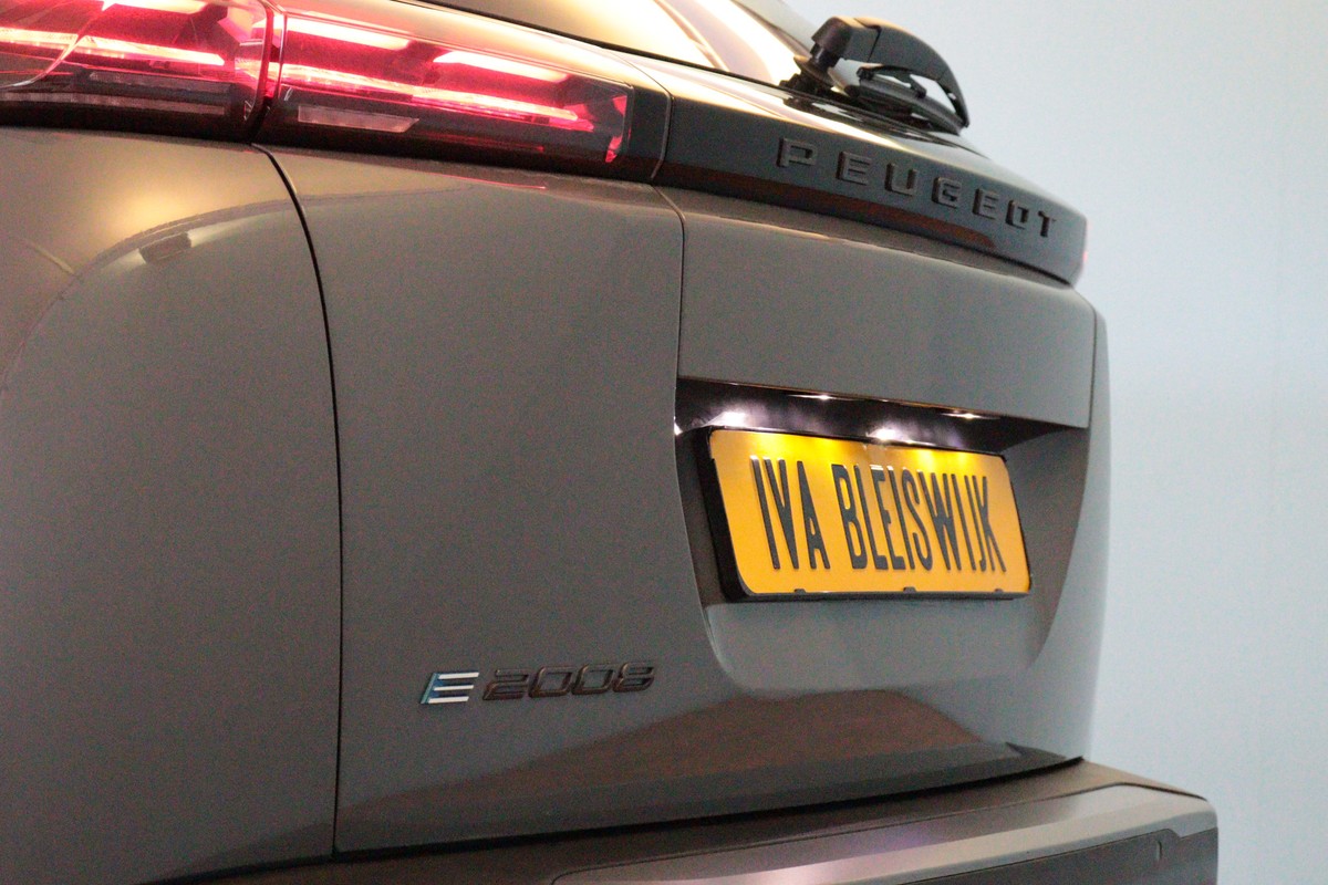 Peugeot e-2008
