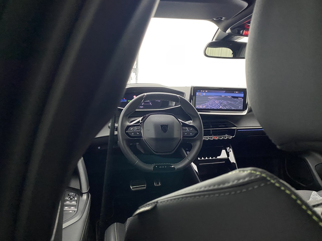 Peugeot e-2008