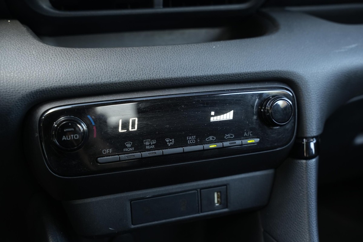 Mazda 2 Hybrid