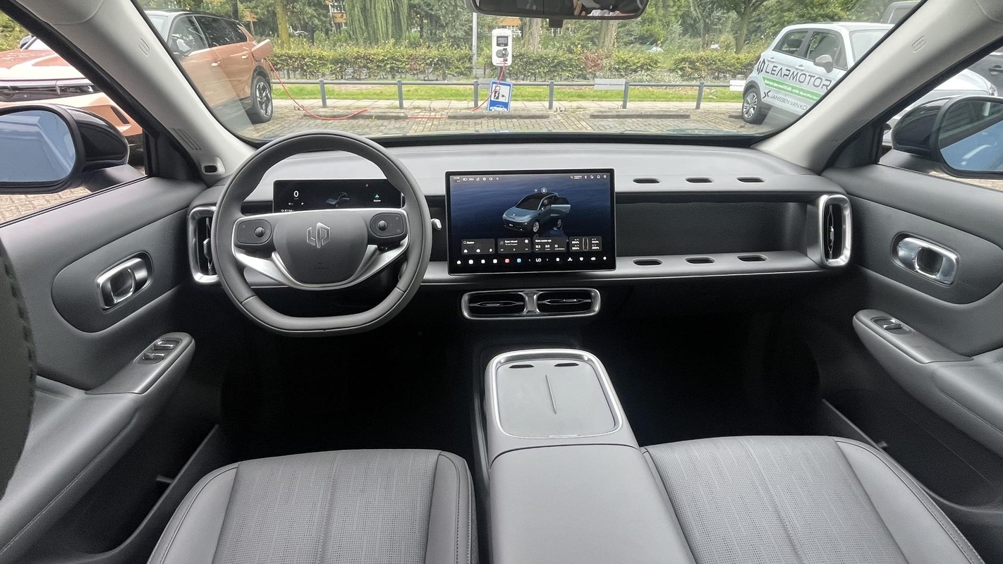 Leapmotor B10