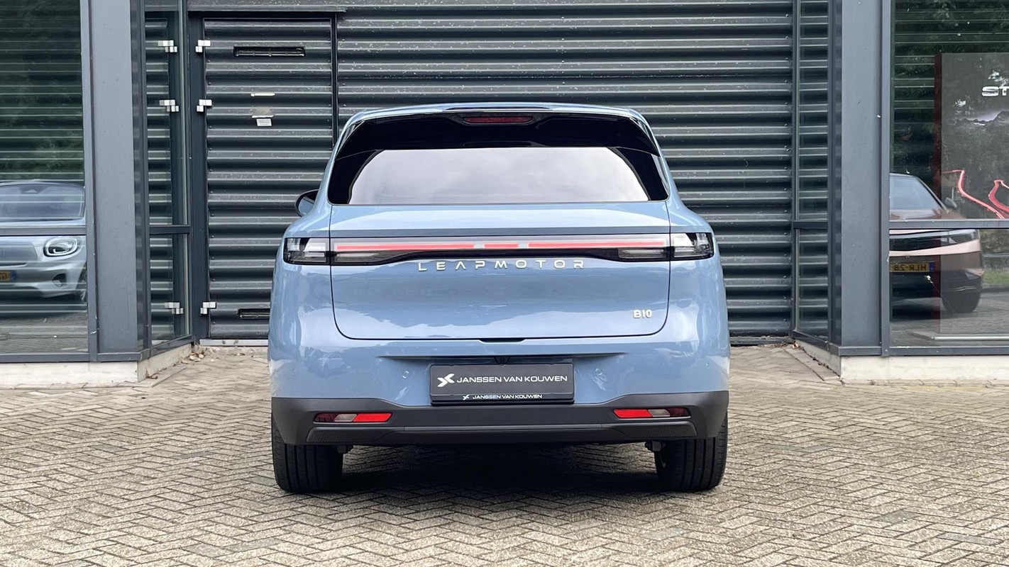 Leapmotor B10