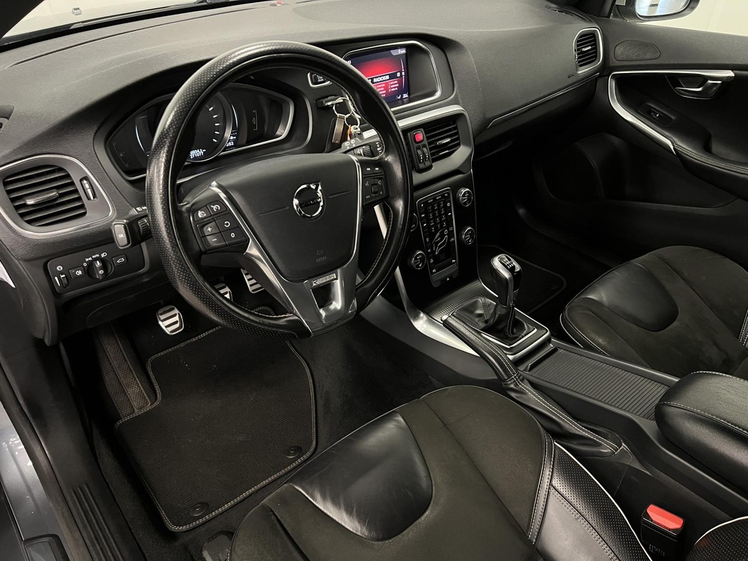 Volvo V40