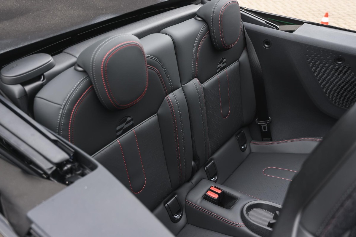 MINI Cooper Cabrio