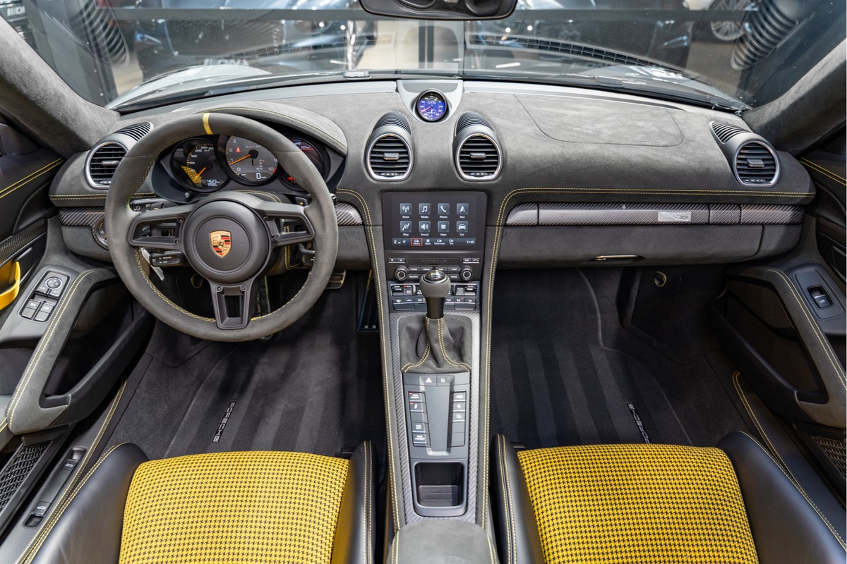 Porsche 718