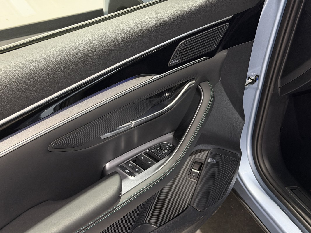 BYD SEAL U
