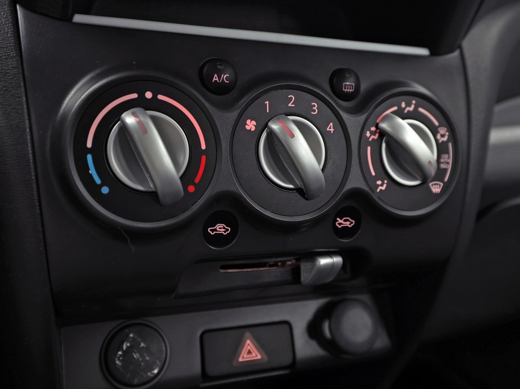 Nissan Pixo