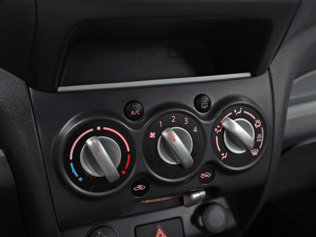 Nissan Pixo