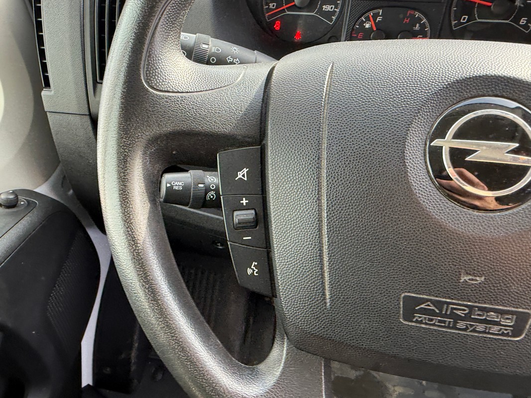 Opel Movano